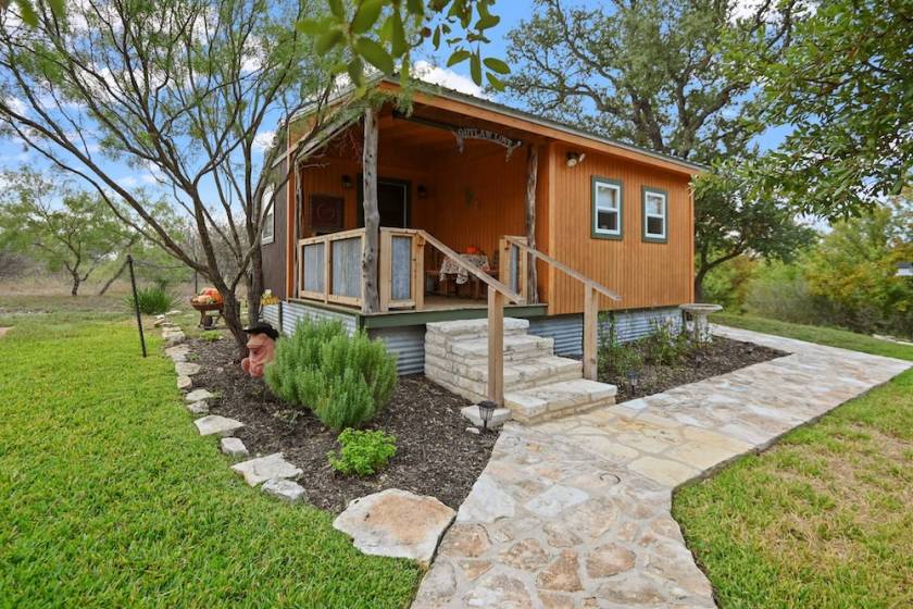 Outlaw Love Home rental